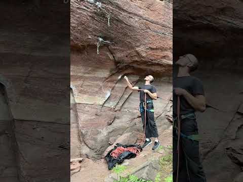 Mountaing Climber shows his 10+Years experience with this trick 😱 (via pascal2339)